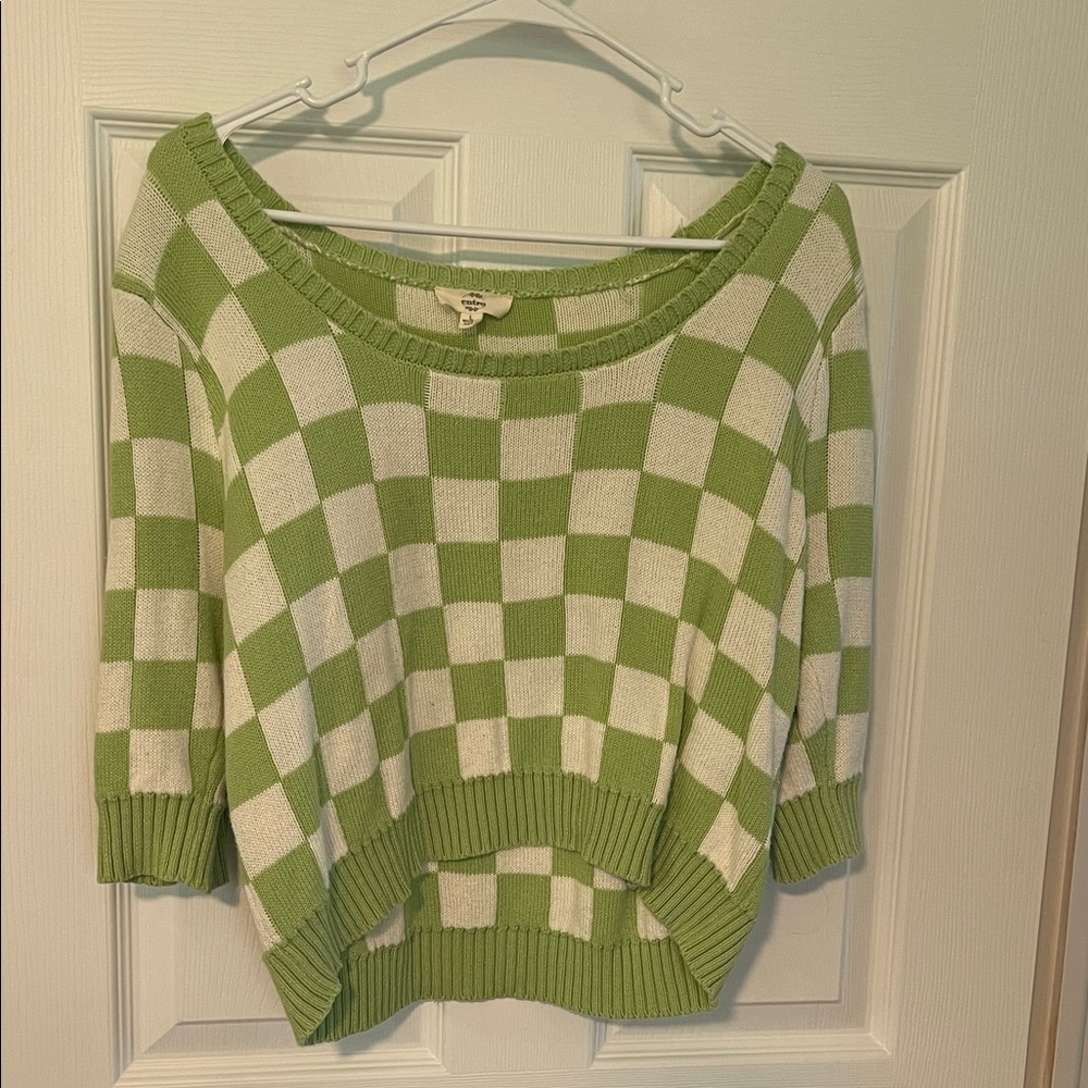 entro Green and Cream Checkered Scoop Neck Sweater